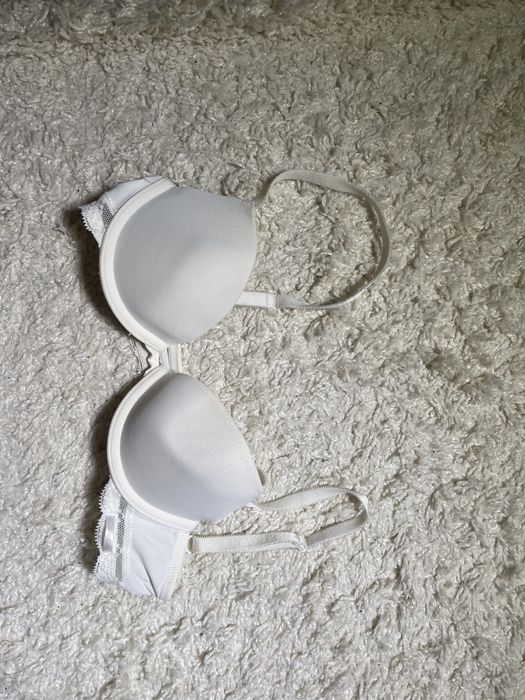 Бюсггалтер Calvin Klein 70a