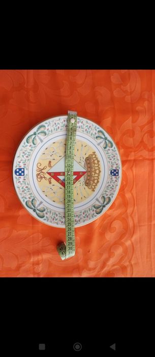 Prato decorativo em homenagem a dona Francisca de Herédia de Bragança