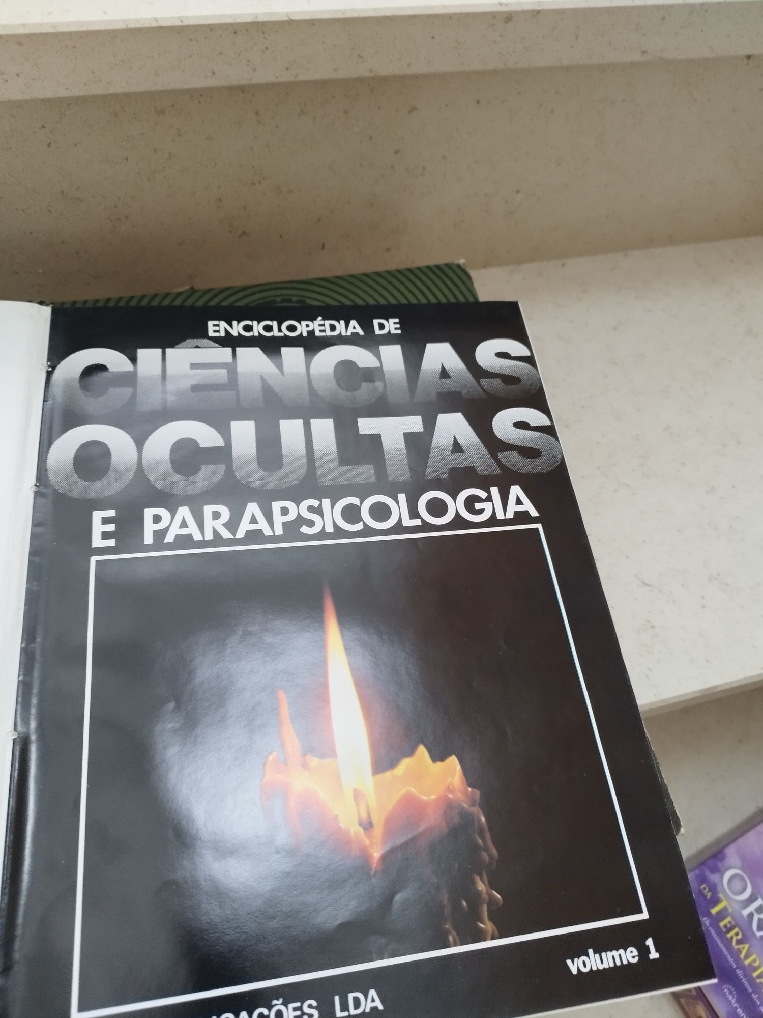 Enciclopédia de parapsicologia