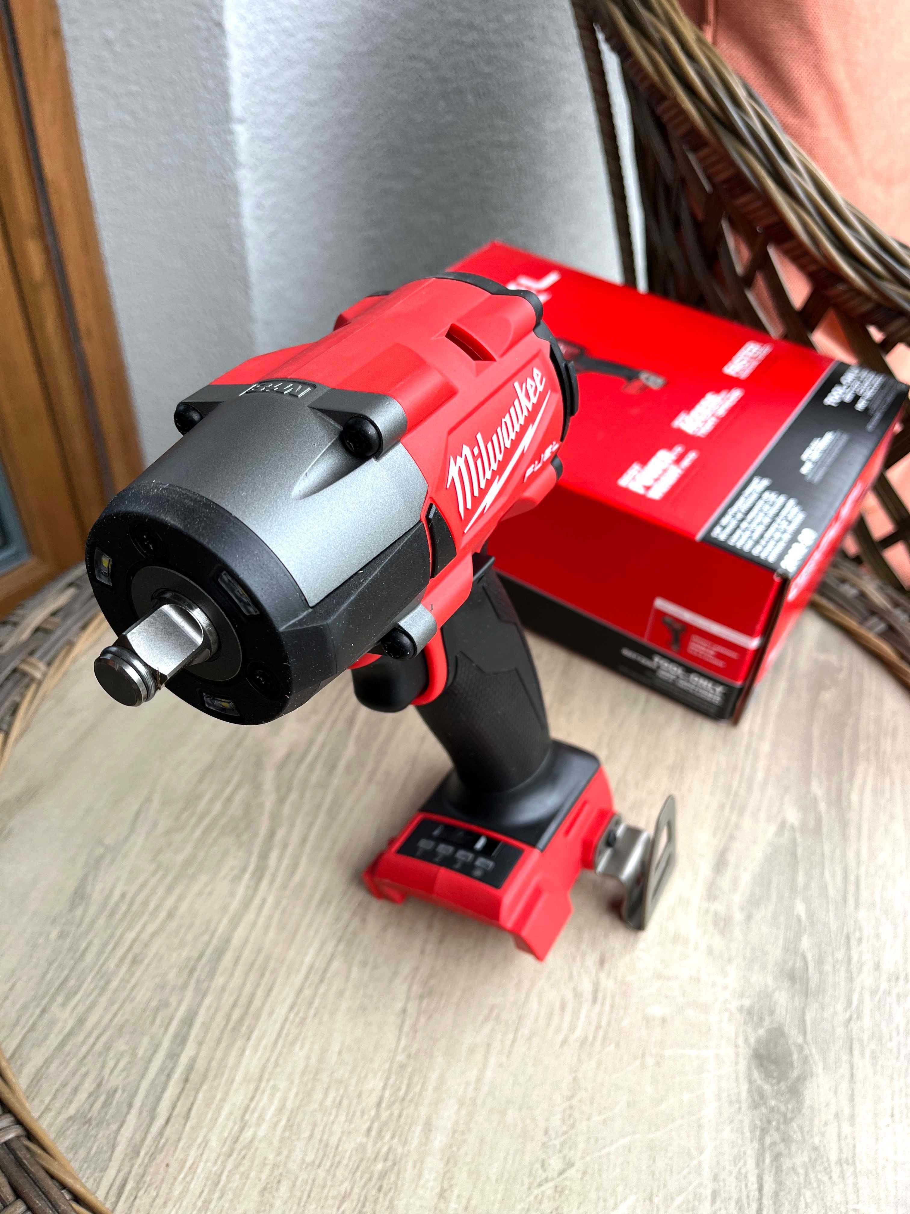 MILWAUKEE M18 fuel klucz 1/2 BODY