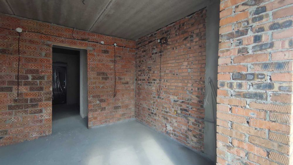 Найдешевша 2 к.кв. в зданій новобудові Виставка.