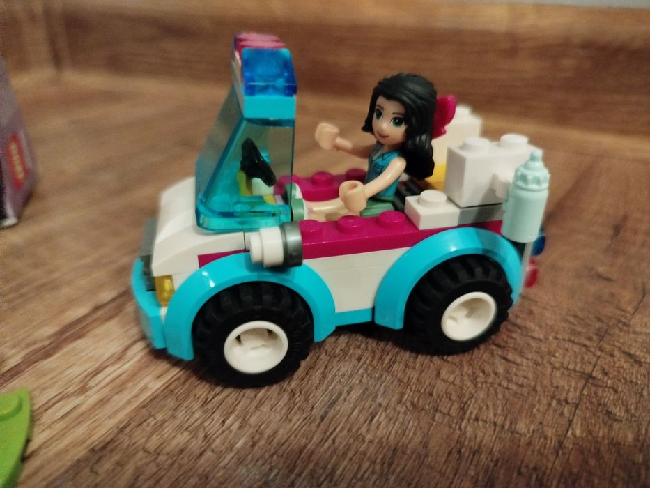 LEGO friends karetka weterynarza kod 41086