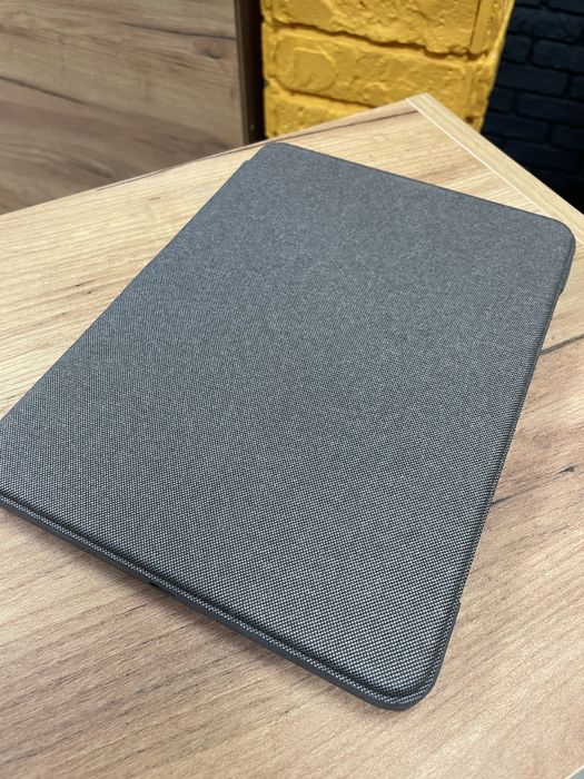 Чехол-клавіатура Logitech Combo Touch для Apple iPad Pro 11