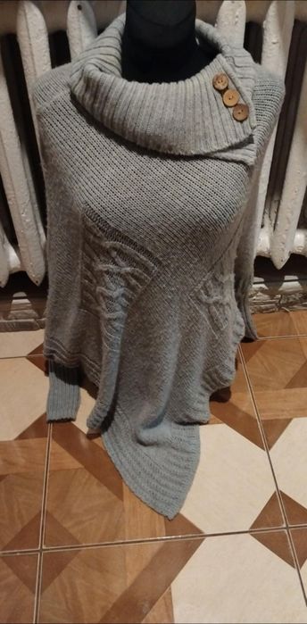 Narzutka  damska   r uwisalny