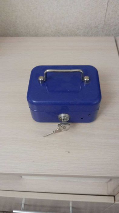 Сейф CASH BOX продам