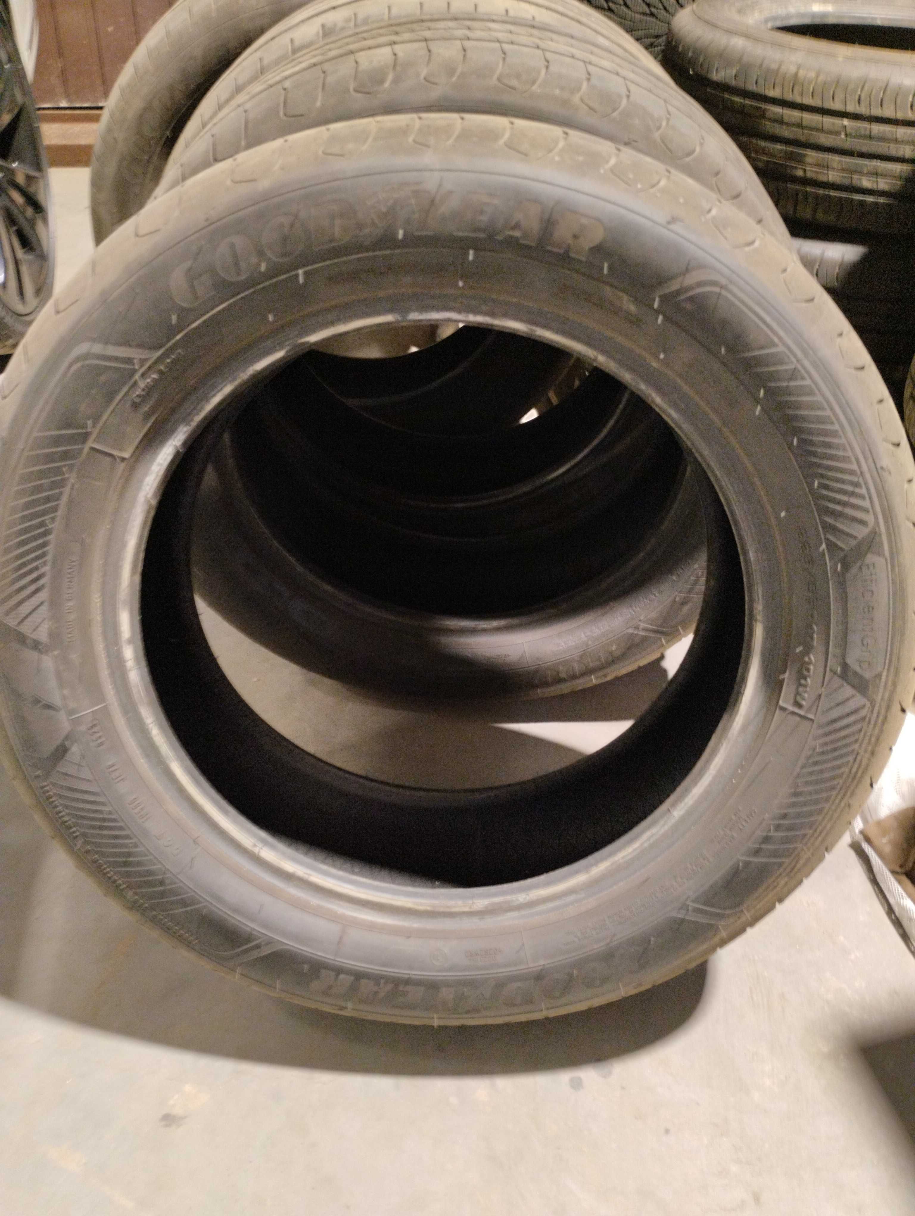 Opony 225/55 R17