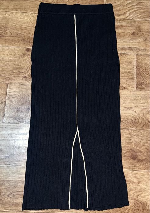 Стильна чорна спідниця ZARA (L)