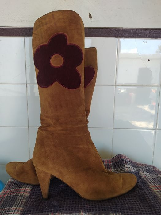 Bota camurça cano alto