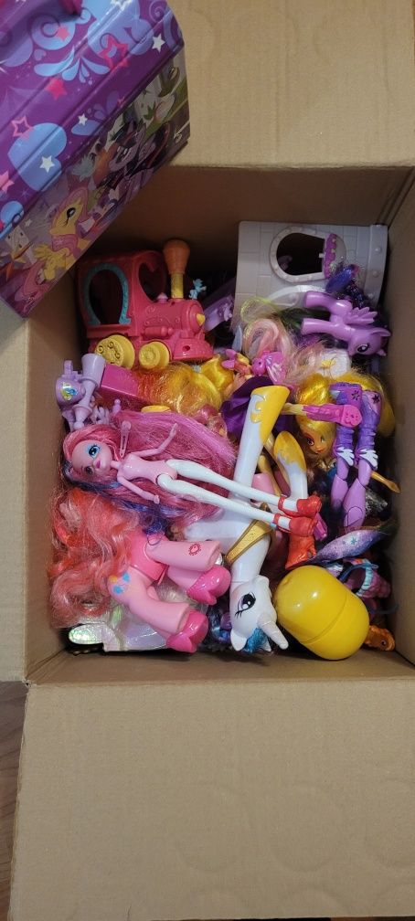 My Little Pony  zamek pociąg