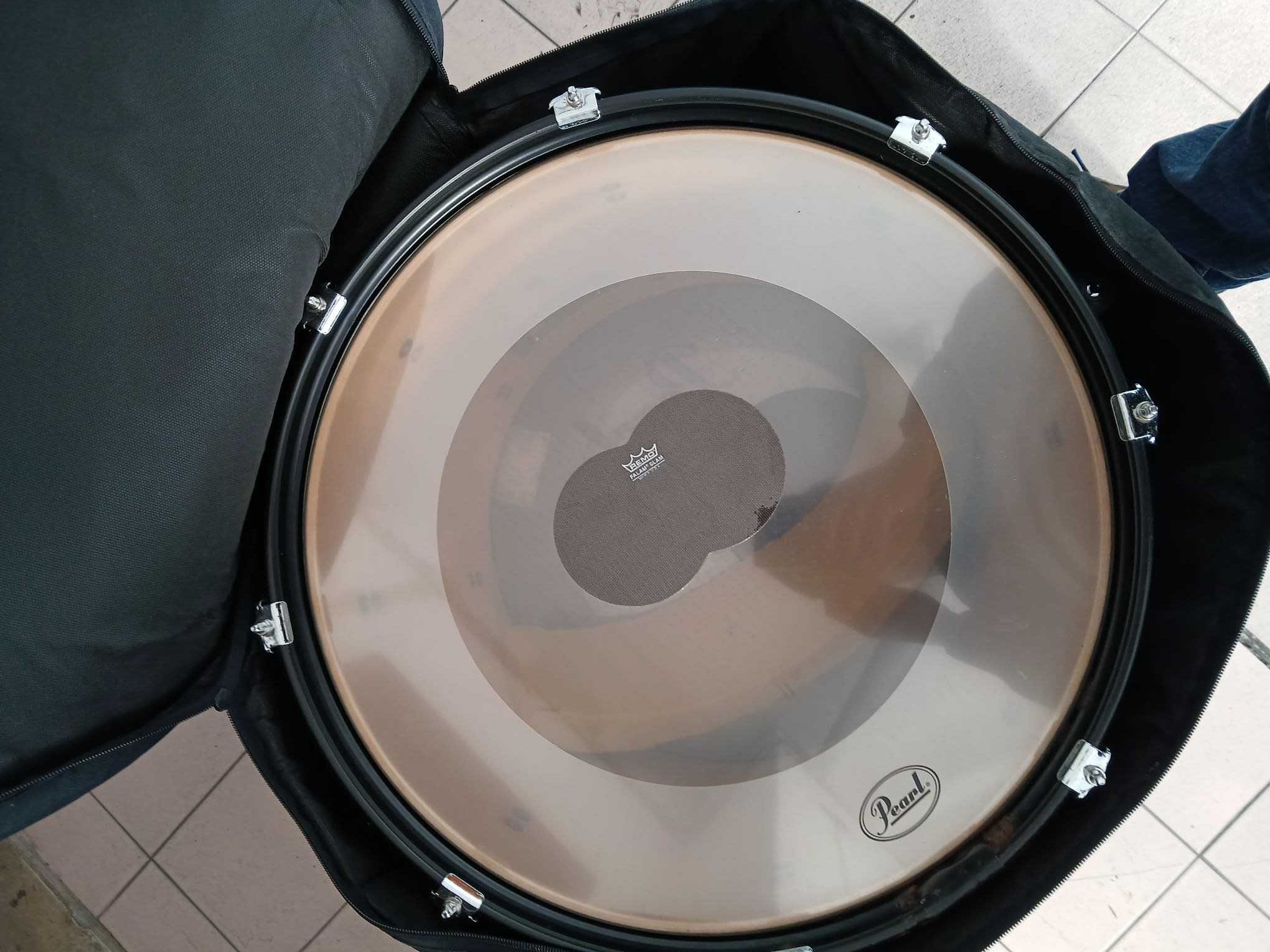 Bombo 20" e pedal e Saco Pearl