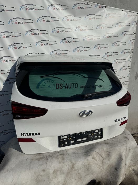 Hyundai tucson 3 lift Туксон TL Кришка Багажника оригинал