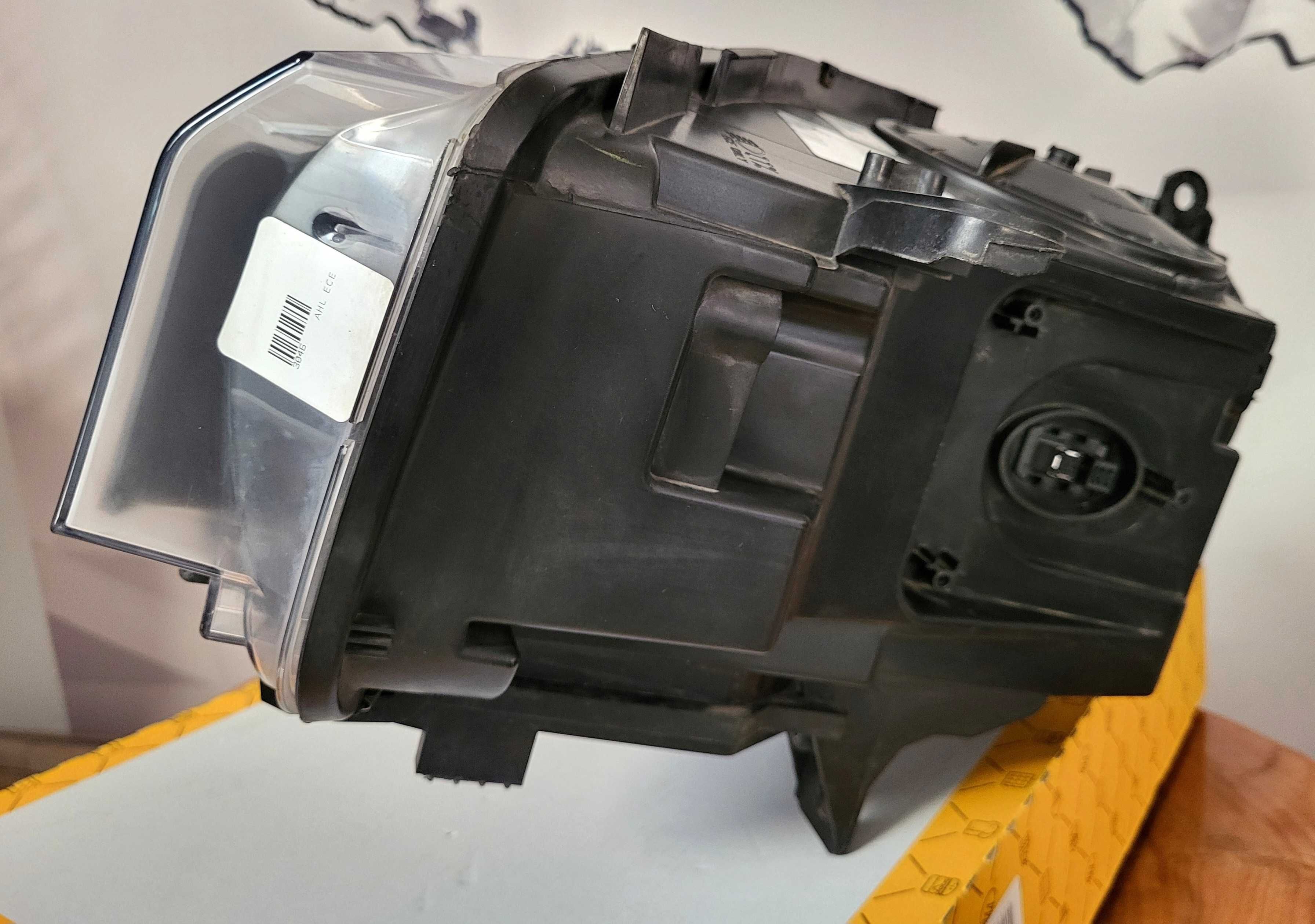 BMW X6 F16 i X5 F15 Lampa prawa xenon skrętny