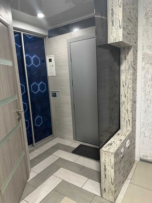 Студія, мінімалізм, HiTech, "Сіті Центр" на 1 поверху. 900/1300 грн