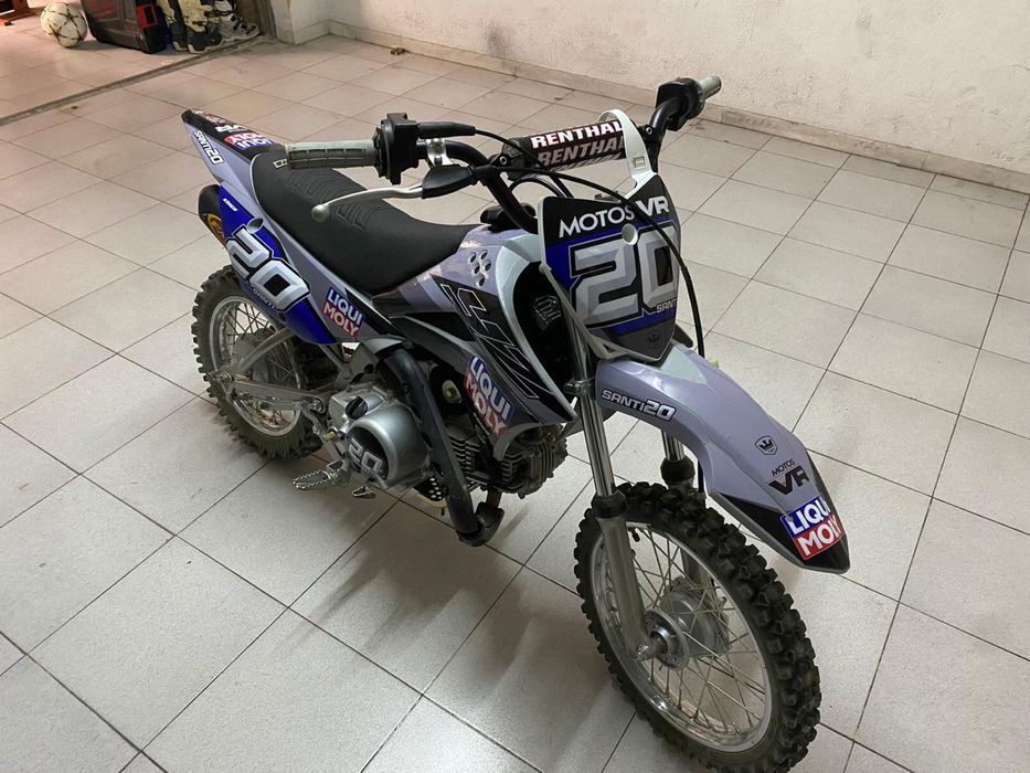kawasaķi klx 110 de 2023