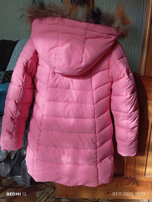 Зимова куртка на дівчинку