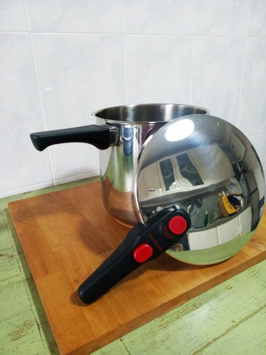 Panela Pressão 8 Lts Artame NOVA