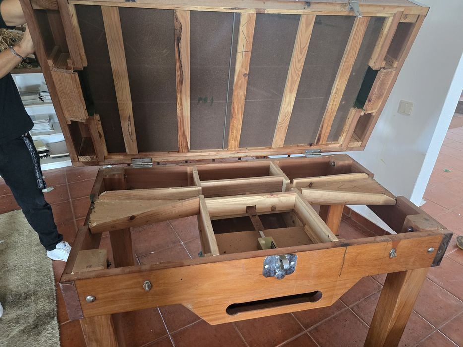 Mesa de Matraquilhos Vintage em Madeira Maciça – Modelo Café Antigo –