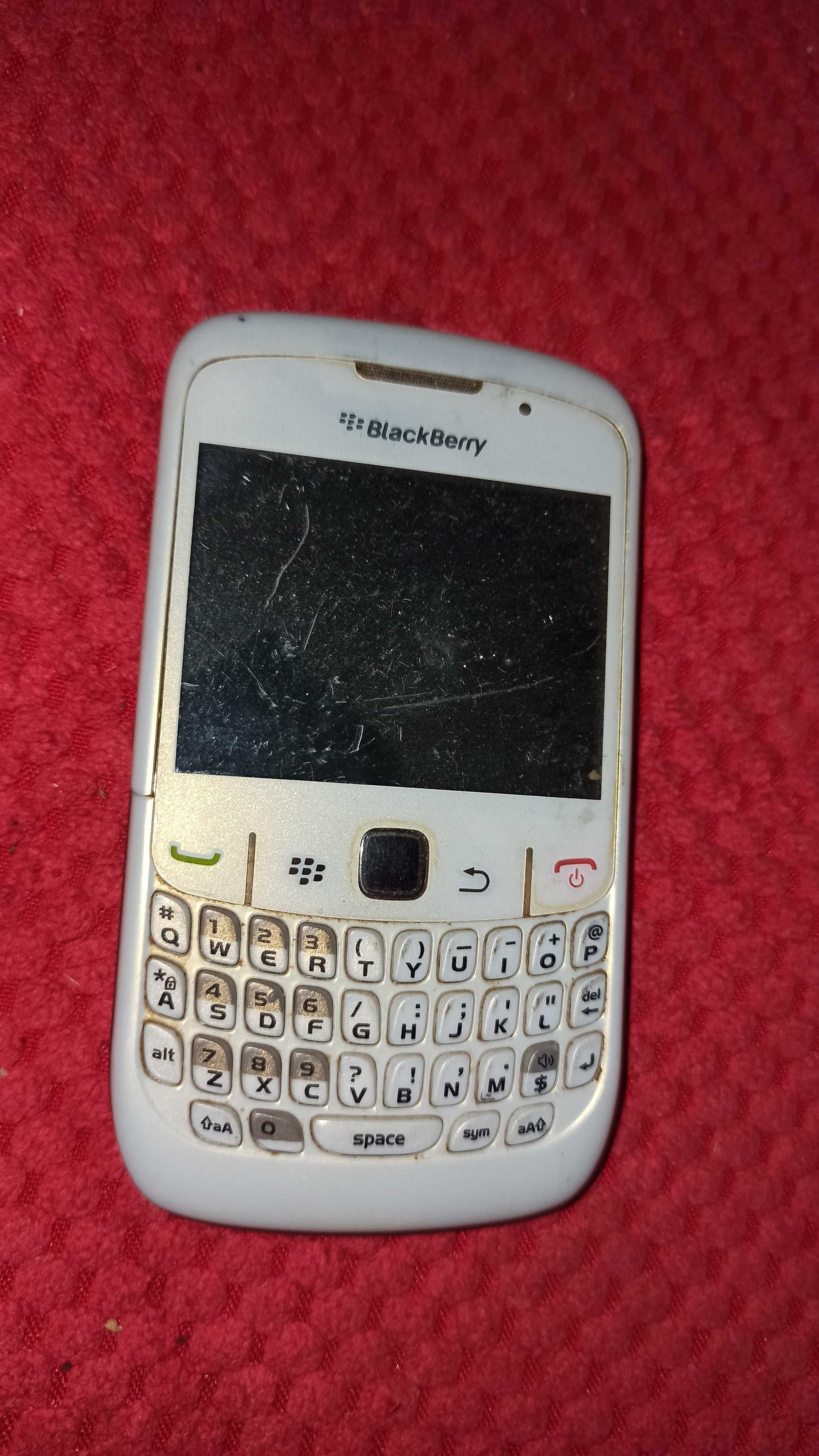 Телефон Blackberry 8520