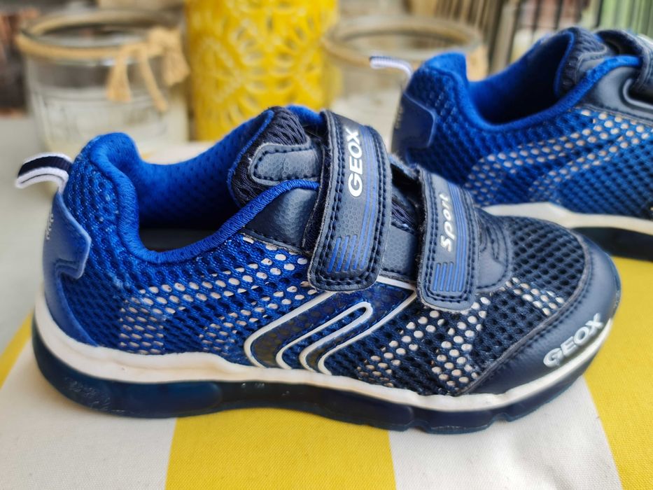 Buty dziecięce Geox r. 30 świecące