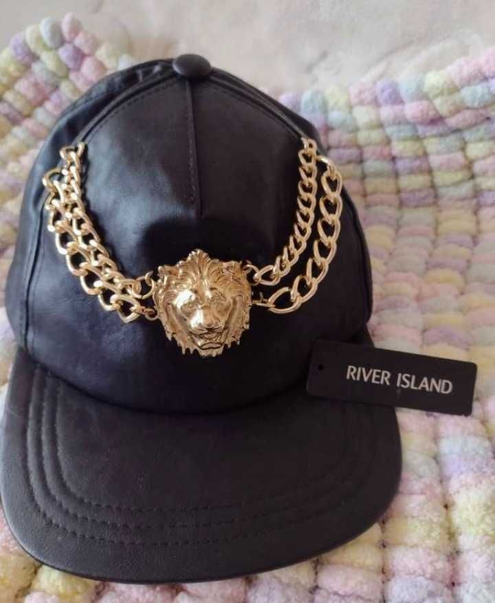 RIVER ISLAND/ Skórzana, bogato zdobiona czapeczka z daszkiem/ Nowa