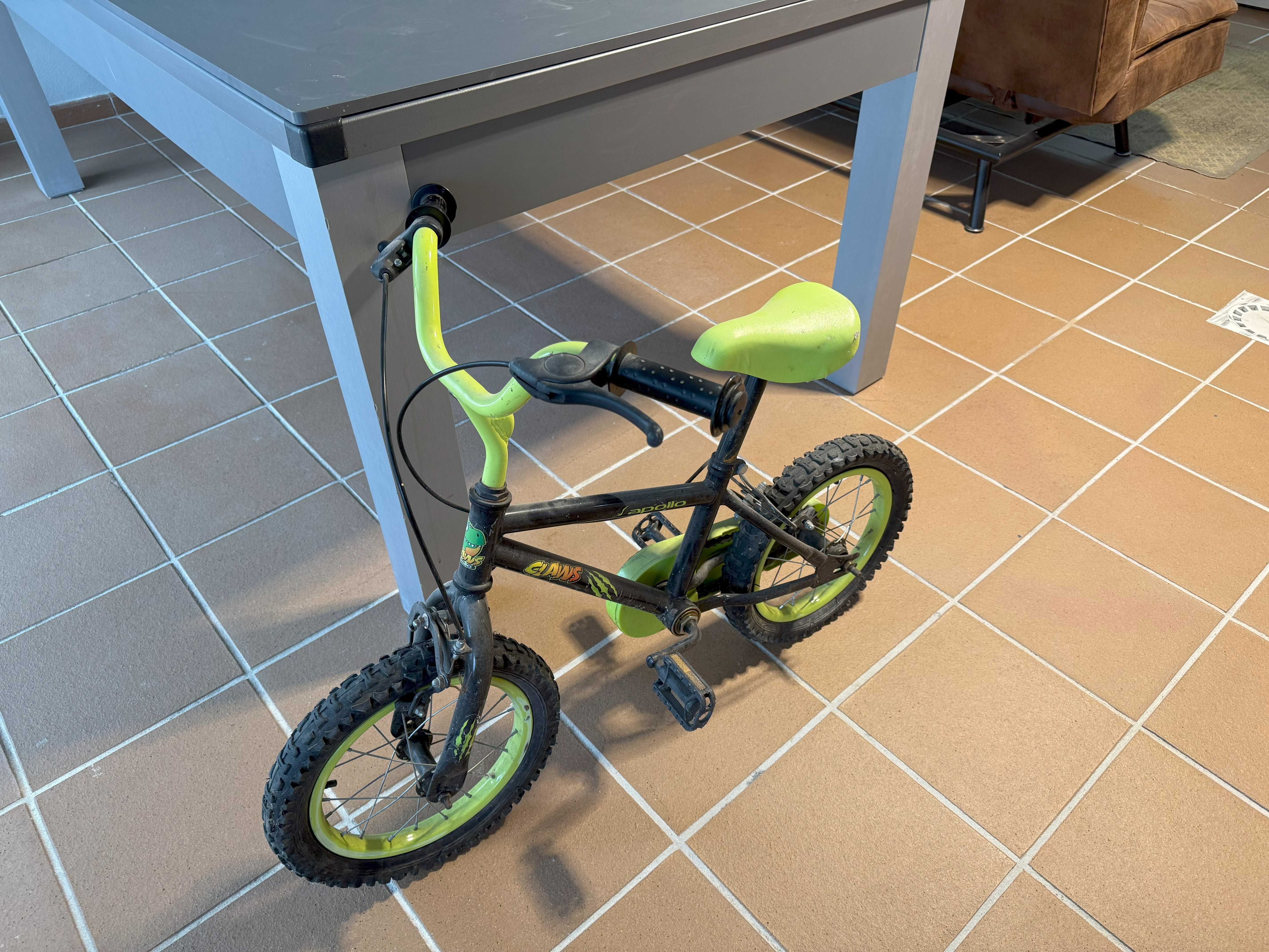 Bicicleta para crianças até 5 anos | Apollo Claws da Halfords UK