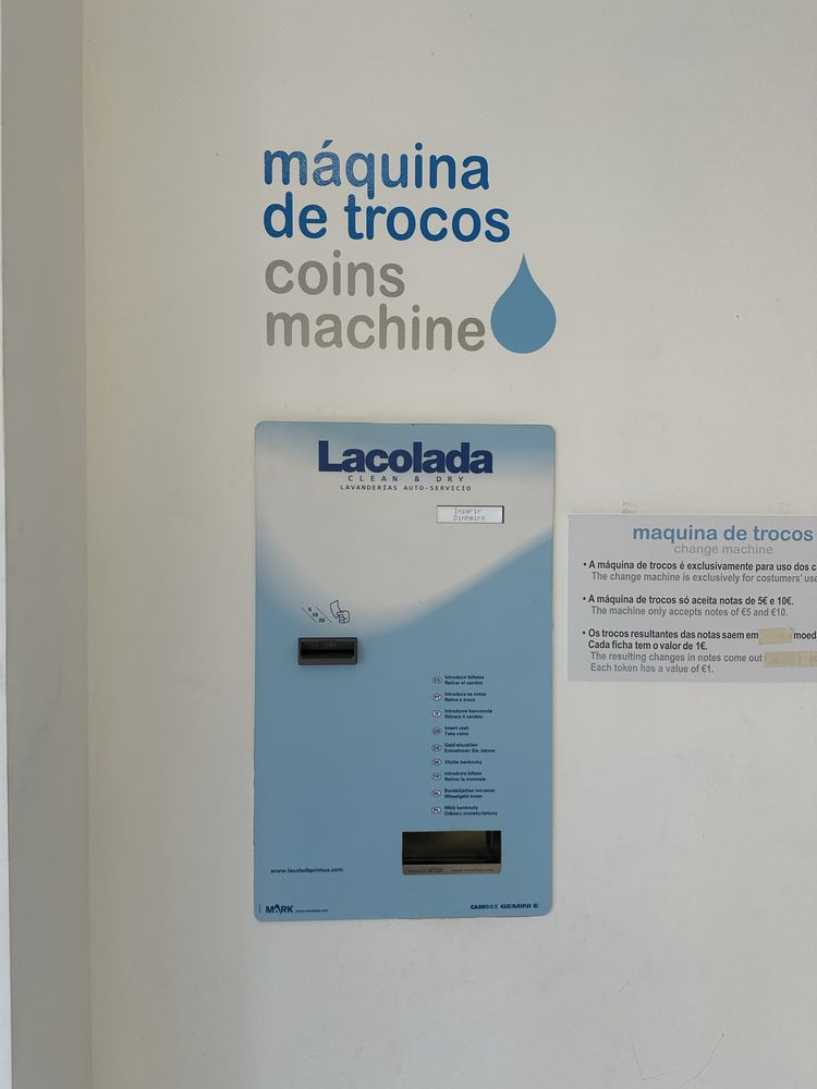 Venda loja com lavandaria self service a funcionar