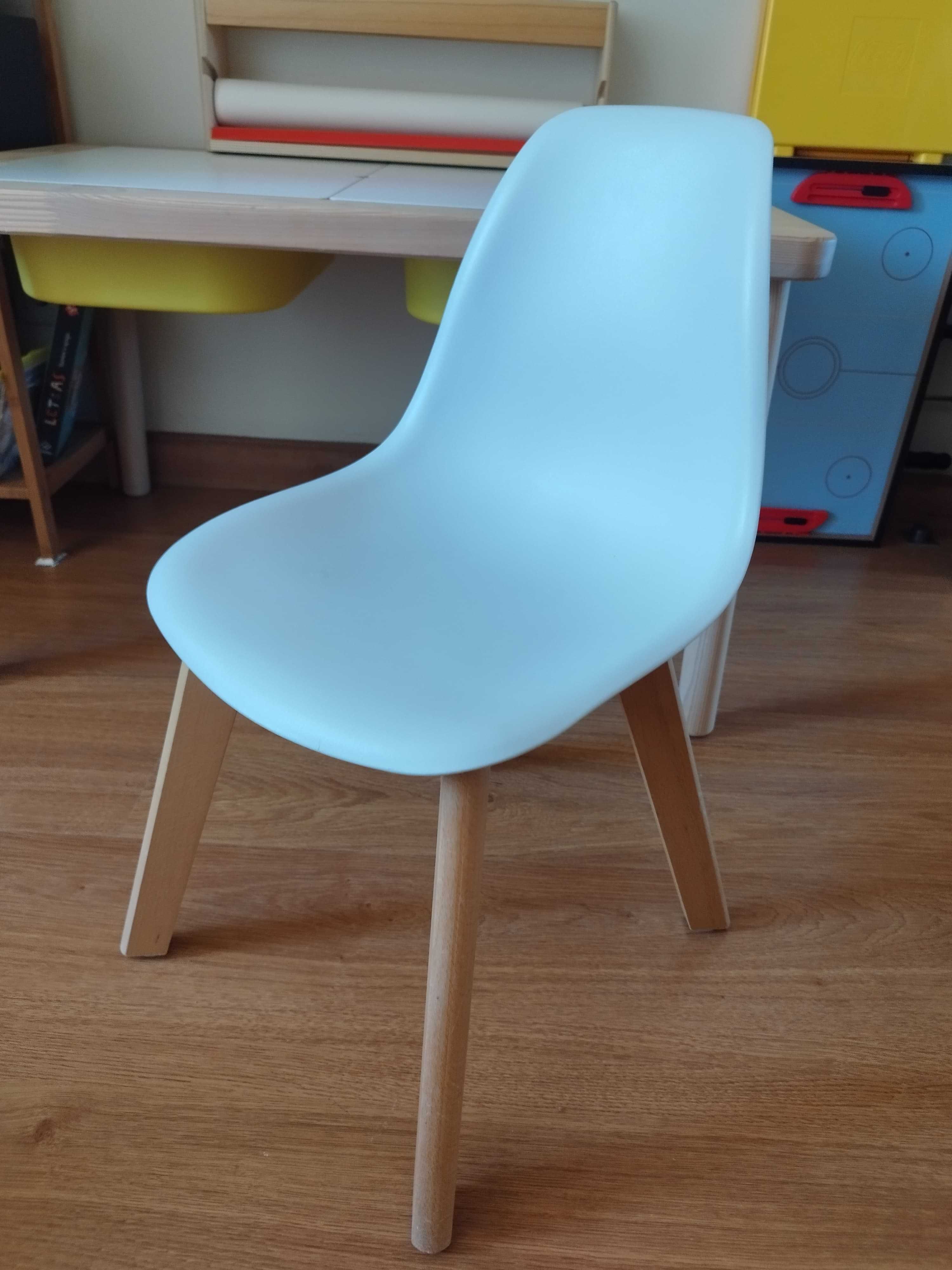 Conjunto IKEA Mesa + Cadeira + Suporte para Rolo de Papel