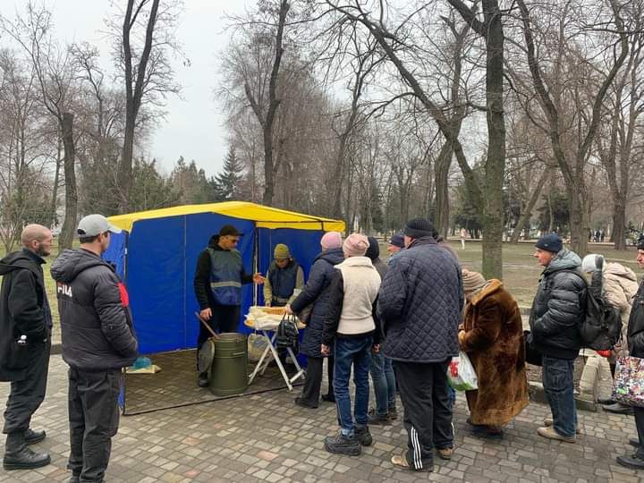 Терміново потрібен холодильник та мікрохвильовка