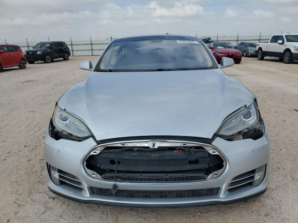Tesla Model S P85 2014 Performance