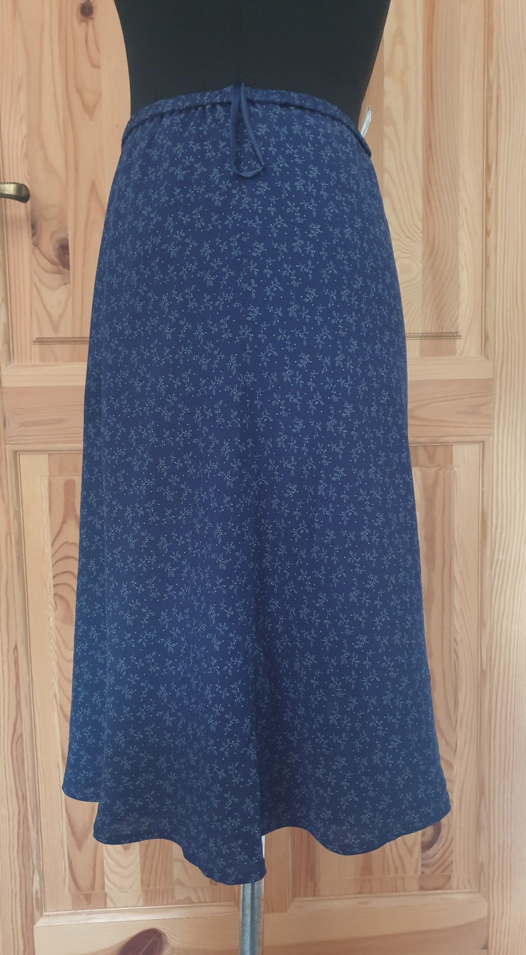 Talbots 38 40 jedwabna spödnica