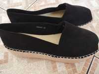 Czarne espadryle