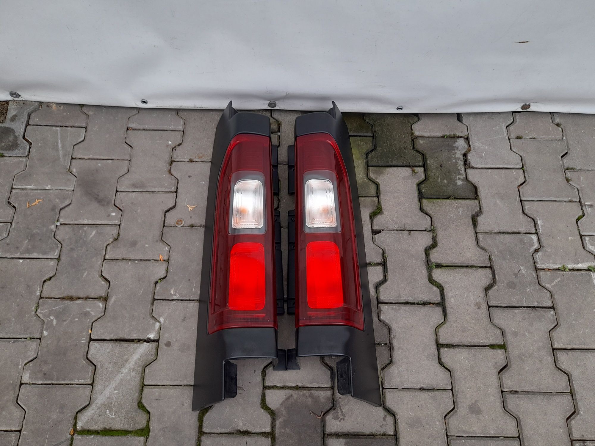 Фонарь задній стоп Renault Trafic 3 Opel Vivaro Тафик Виваро