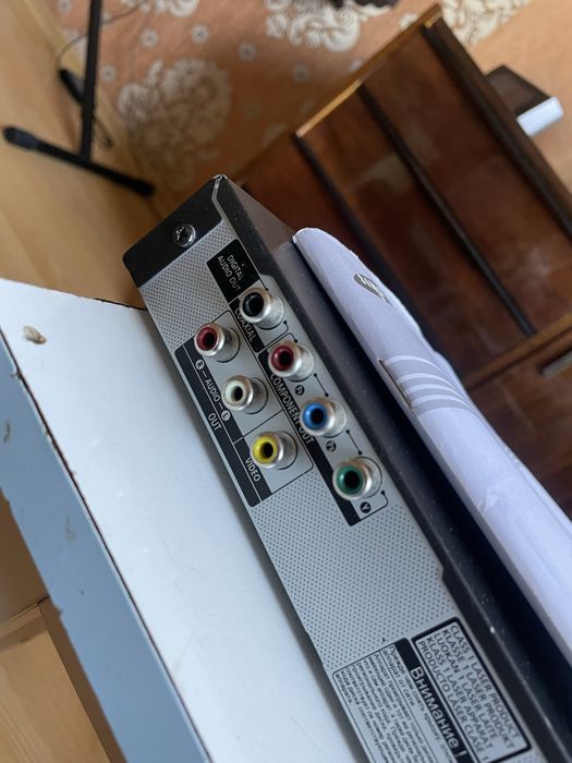 DVD програвач Samsung DVD-P171