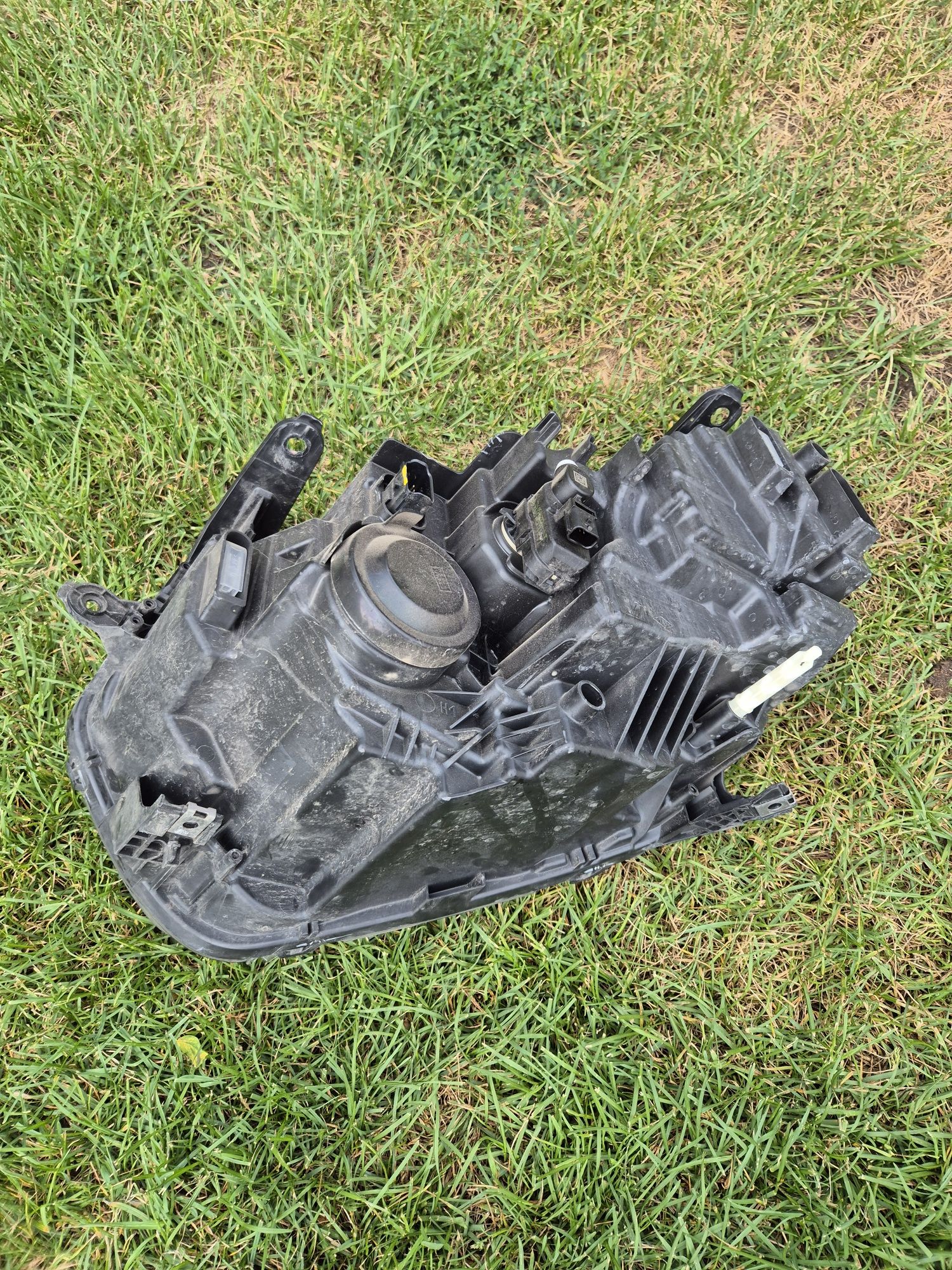 Lampa prawy przód Dacia Duster Renault