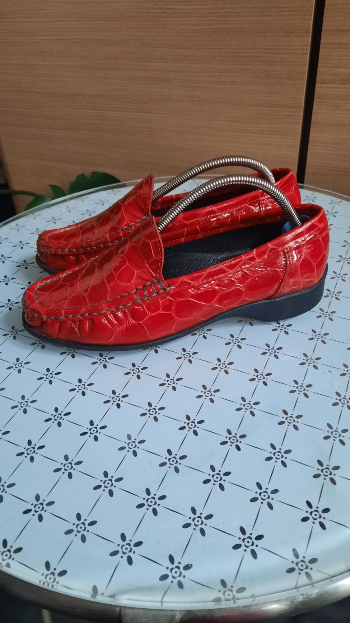 VA Milano*buty/mokayny skóra lakier*37
