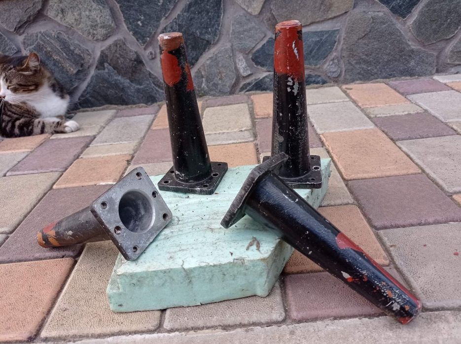 Кровать. Ножки.  Ліжко. Ніжки.