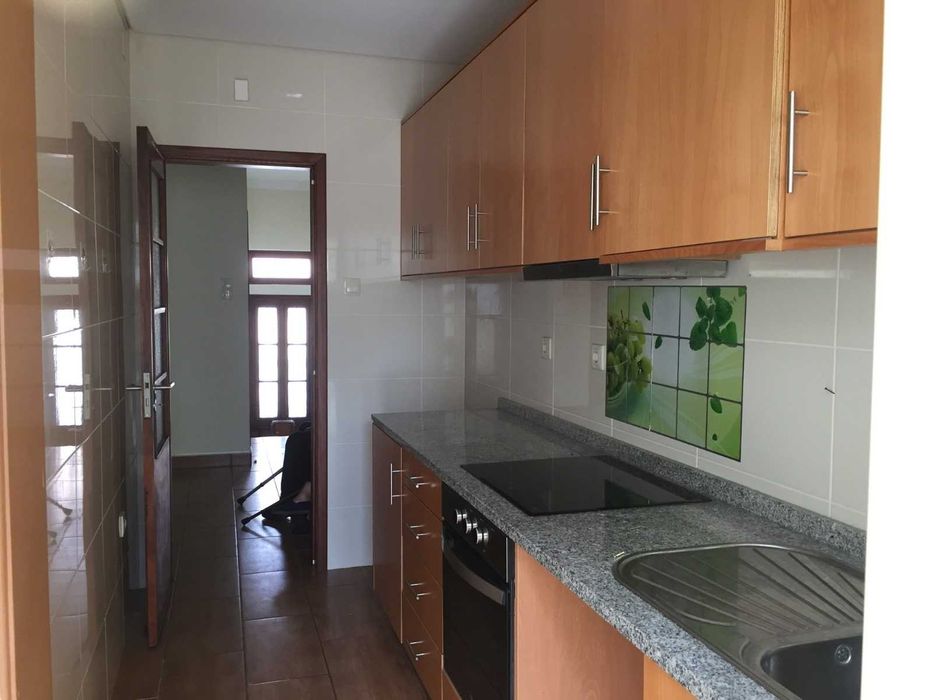 Moradia T2 na Areosa, Rio Tinto para arrendar