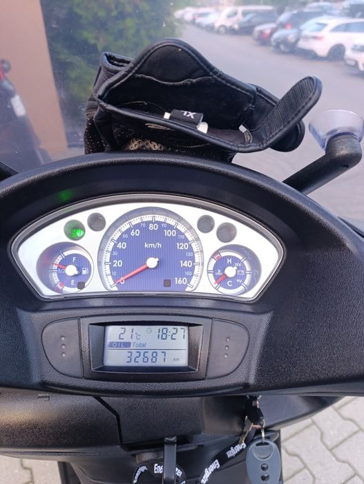 Skuter YAMAHA XC300