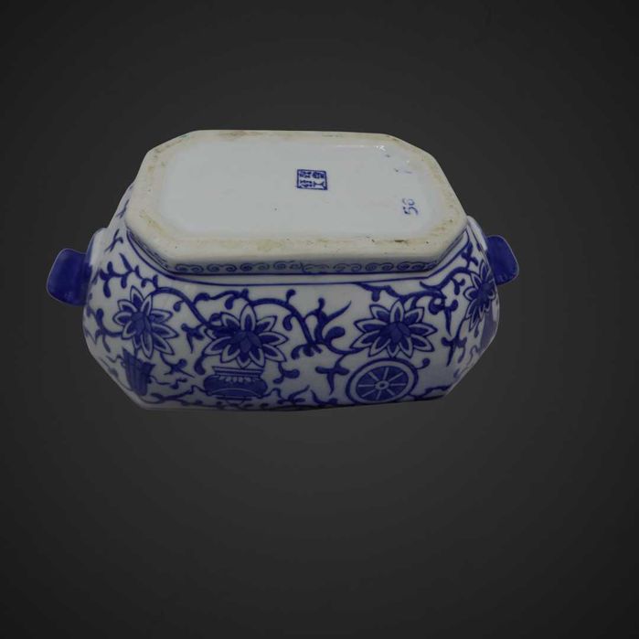 Pojemnik ceramiczny w stylu dynastii Ming b5/101961