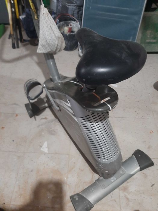 Bicicleta fixa de ginastica