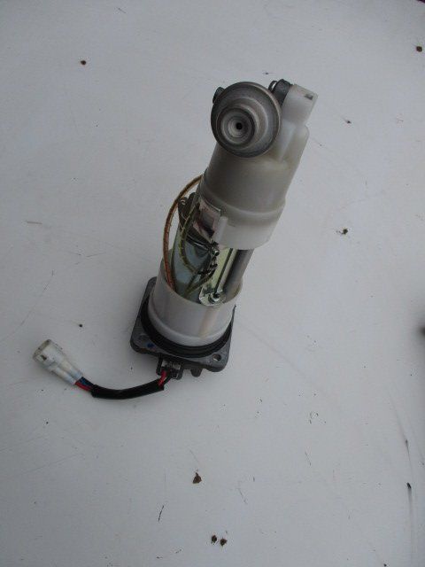 KTM 1190 ADVENTURE POMPKA POMPA PALIWA 2014