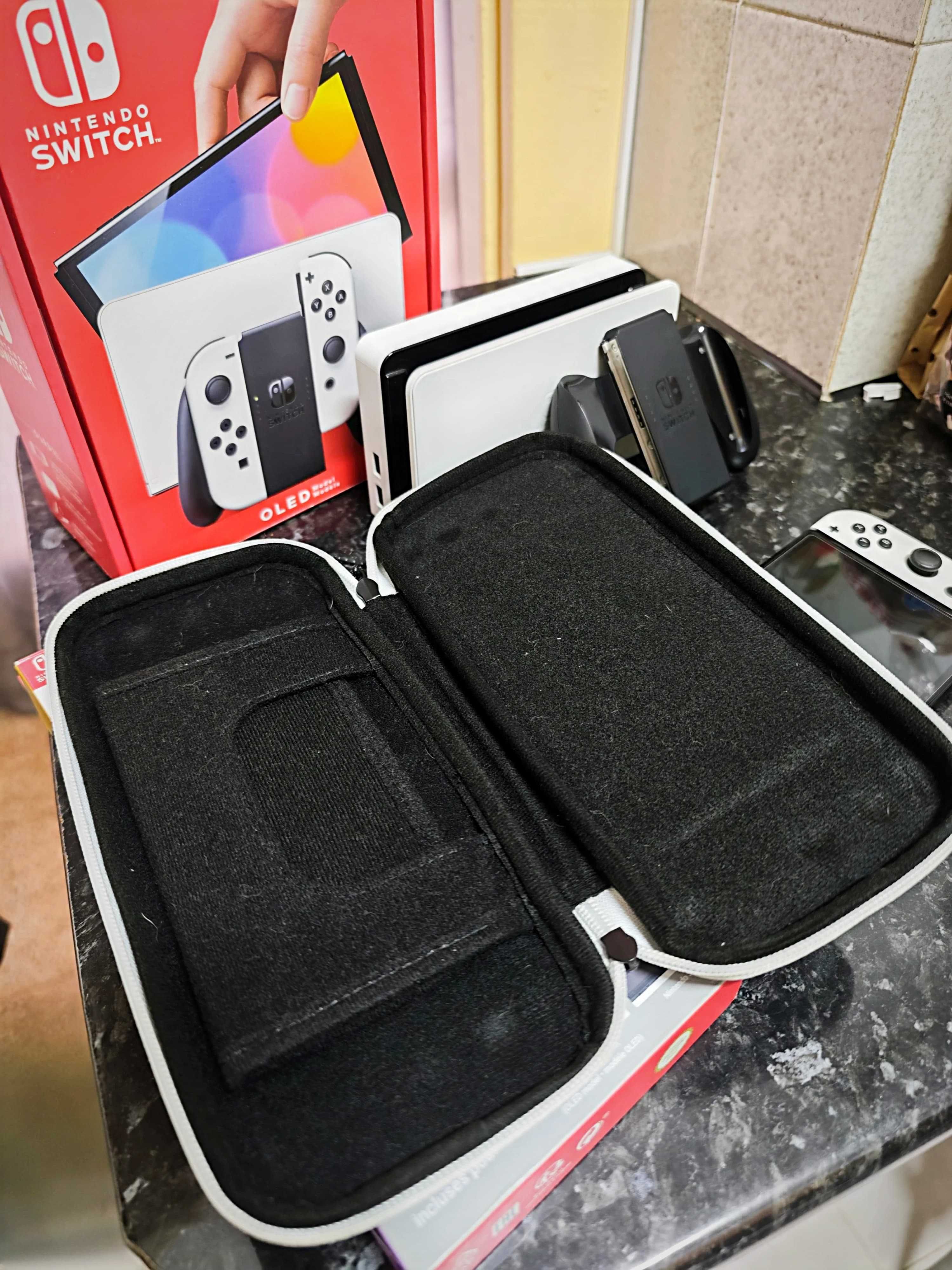 Nintendo Switch OLED V2 - Impecável | Pouco uso | Com bolsa