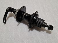 Tylna Piasta Rowerowa Shimano FH-MT401 32o Microspline 12 rzędowa