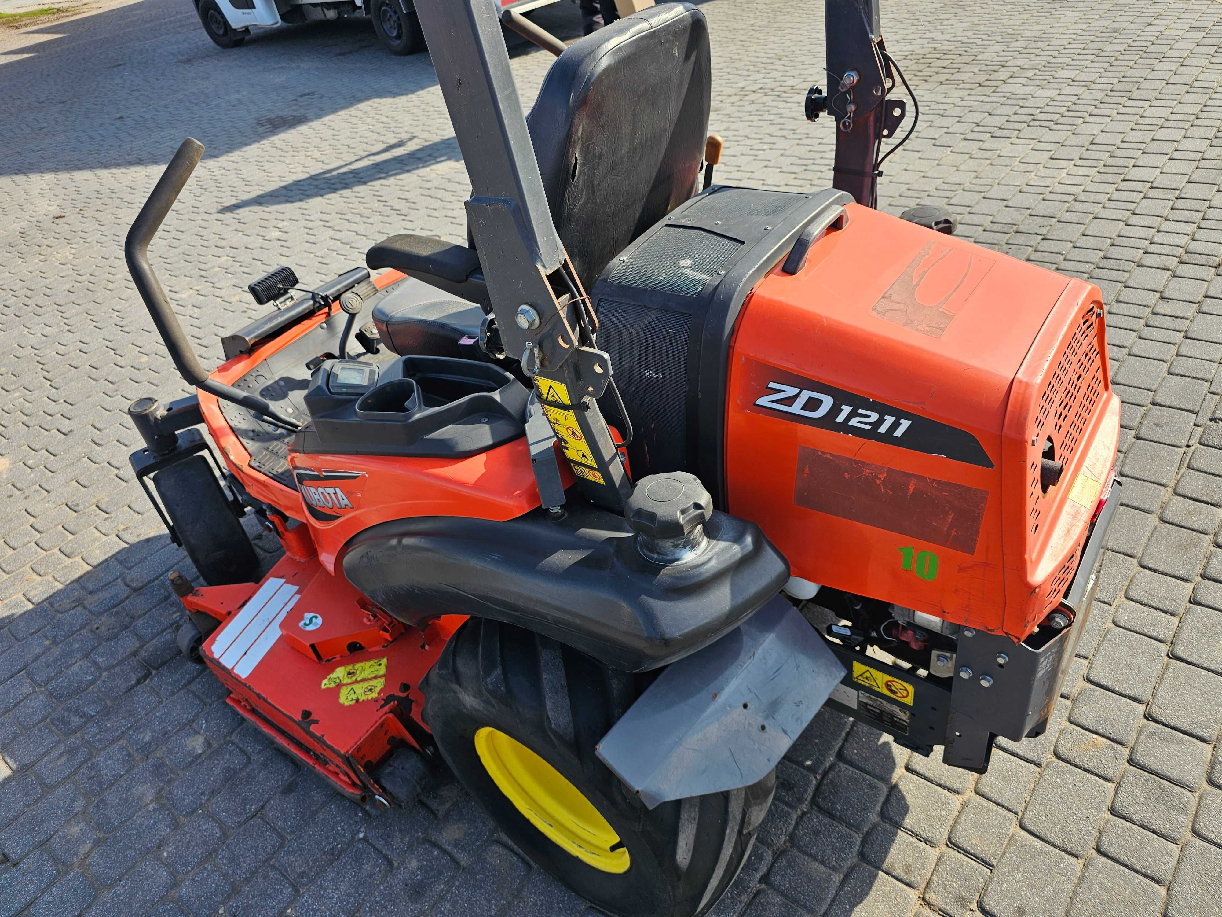 Kosiarka Kubota ZD 1211 Przemysłowa
