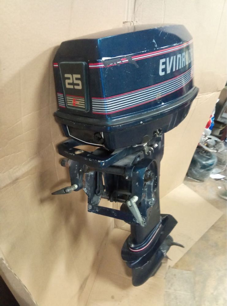 EVINRUDE 25 к.с.