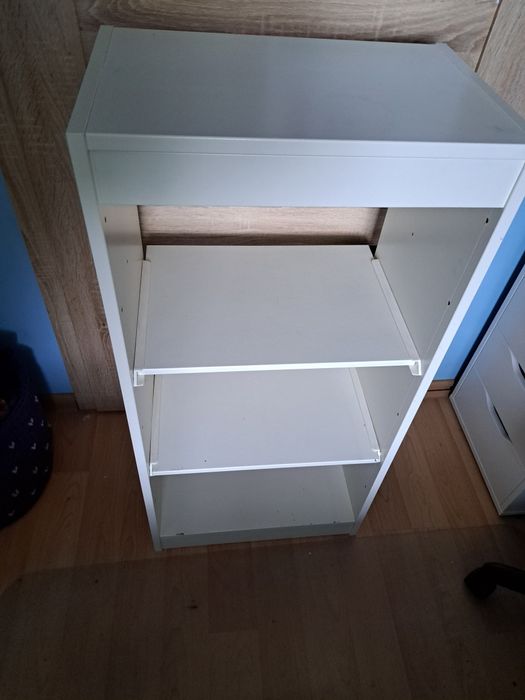 Regał Ikea TROFAST z półkami