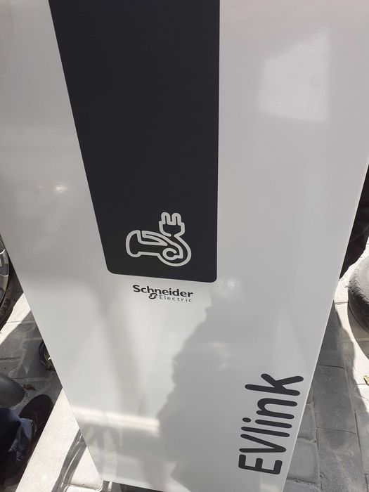 Зарядна станція для електромобіля Schneider EVLINK 22кВт - EVP2PE2222R