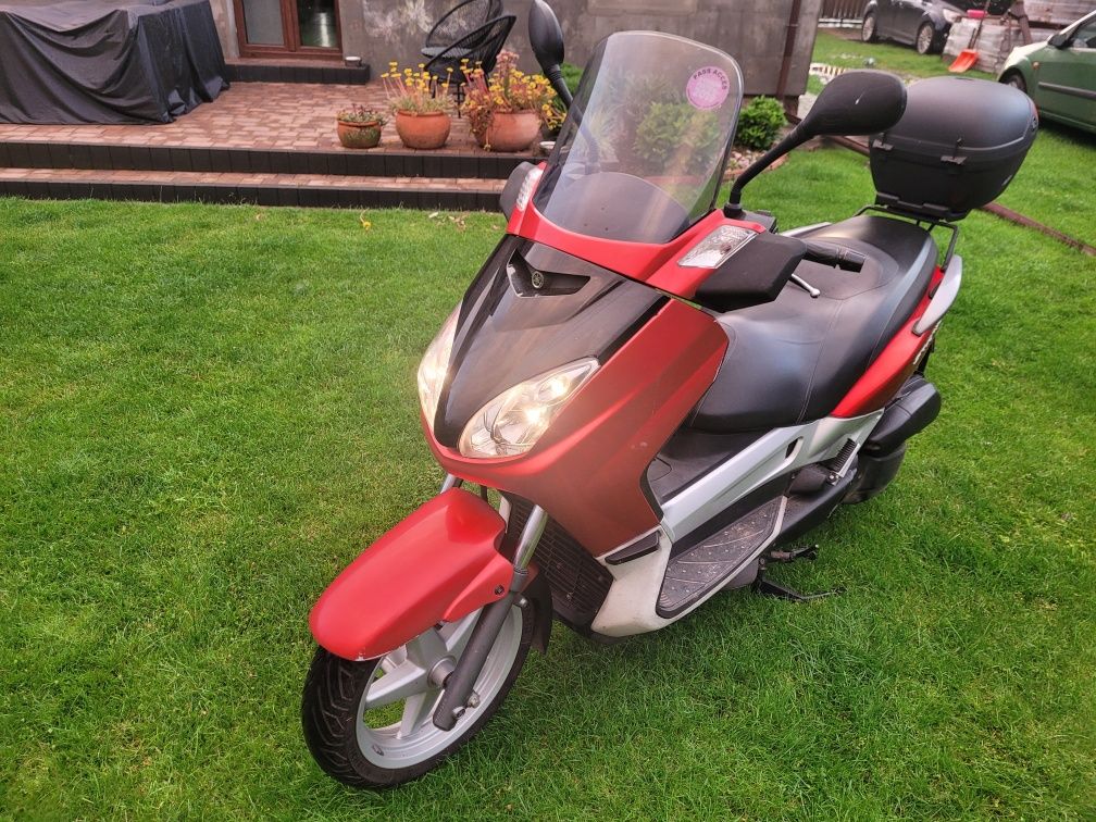 Skuter MBK YP125R - Yamaha Skycruiser