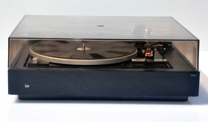 Gramofon Dual CS 1236 model czarny.