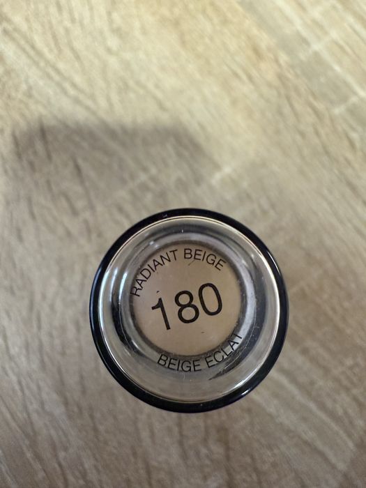 L'oreal infallible foundation longwear shaping stick